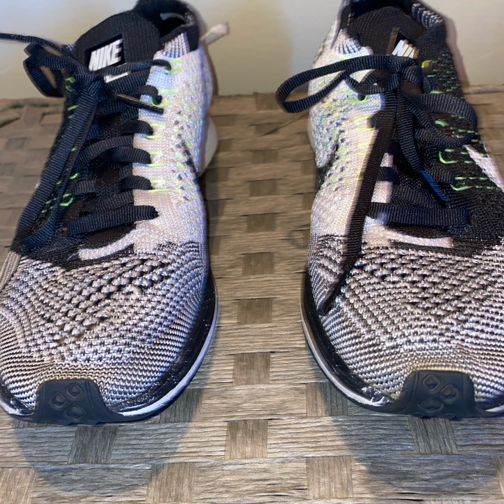 Women’s  Nike FlyKnit Racer - Picture 2 of 5